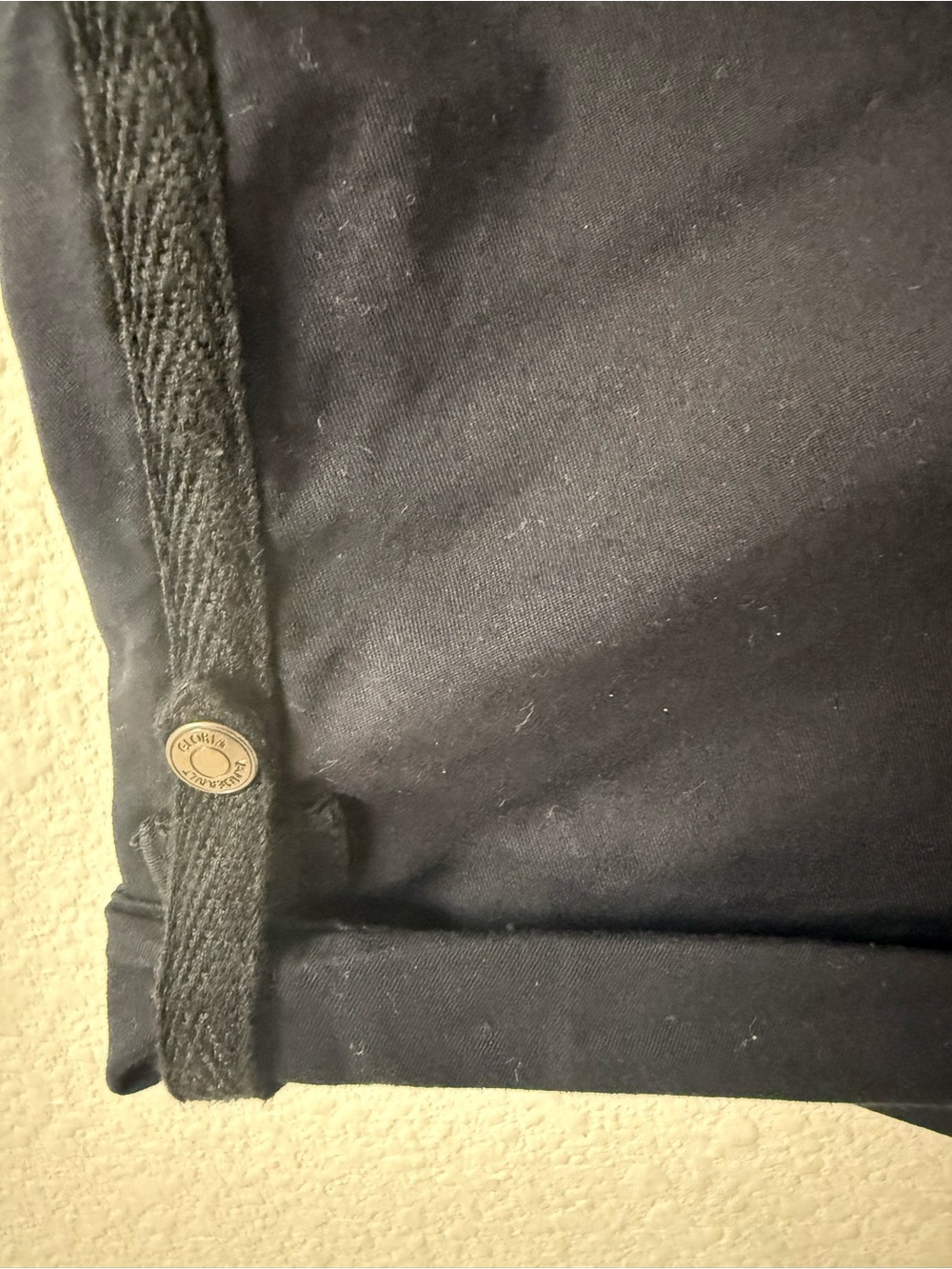 Gloria Vanderbilt Black High-Waist Cuffed Shorts - Picture 4 of 6
